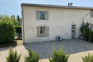 Gîte pour 8 personnes, avec jardin à Chalais