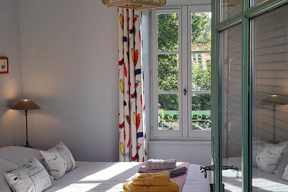 Villa Des Promenades, 5* atypique en Parc national de forêts, Ecolabel européen in Vanvey, Région de Montbard