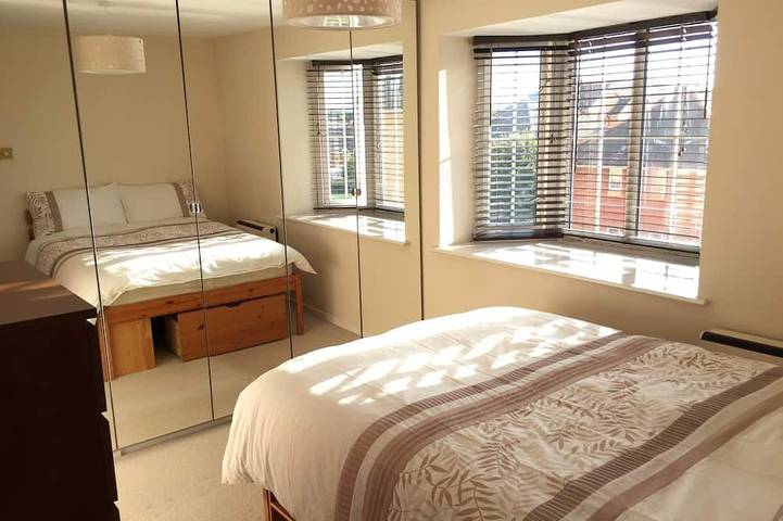 Ganze Wohnung, Bequemer 1 Bed Cardiff Bay Wohnung mit Wasser Views- WLAN, Millenium Stadium, Dr Who in Cardiff Bay, Cardiff
