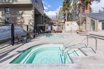 Vacation Apartment for 7 Guests in Mammoth Lakes, Mammoth Mountain, Picture 3