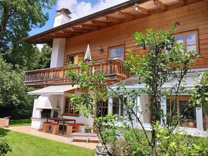 Hütte für 4 Personen, mit Garten und Ausblick sowie Balkon, kinderfreundlich in Bayrischzell