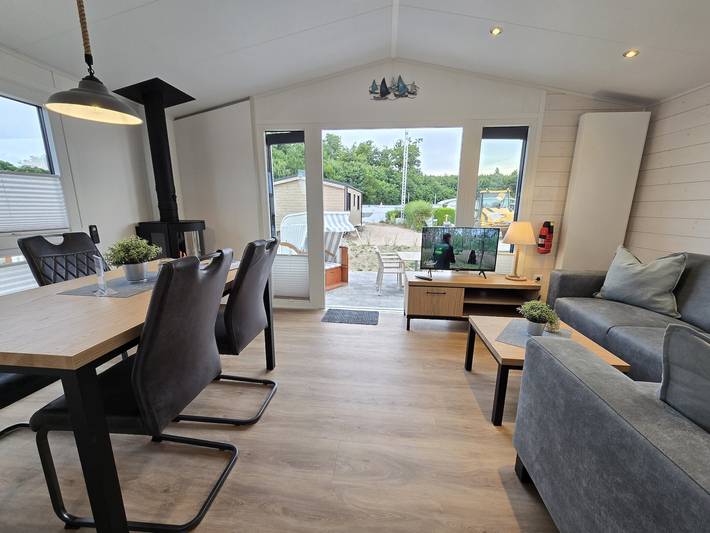 Wohnwagen für 5 Personen, mit Terrasse und Garten sowie Whirlpool und Sauna, mit Haustier in Schashagen - 4