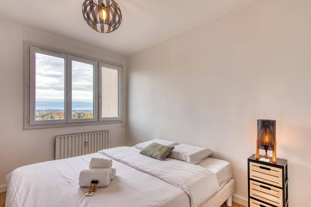 Appartement entier, L'Horizon - Climatisé - T2 proche Hôpital Lyon Sud et métro in Saint-Genis-Laval, Lyon et ses environs