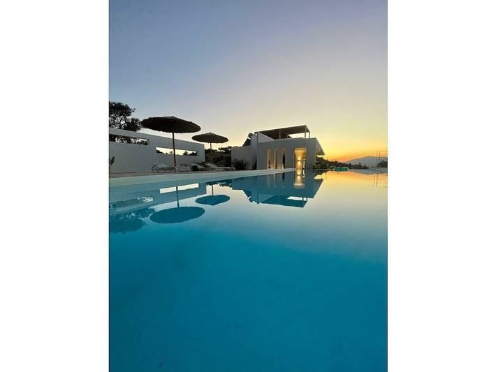 Ferienhaus für 14 Personen, mit Balkon und Terrasse sowie Pool