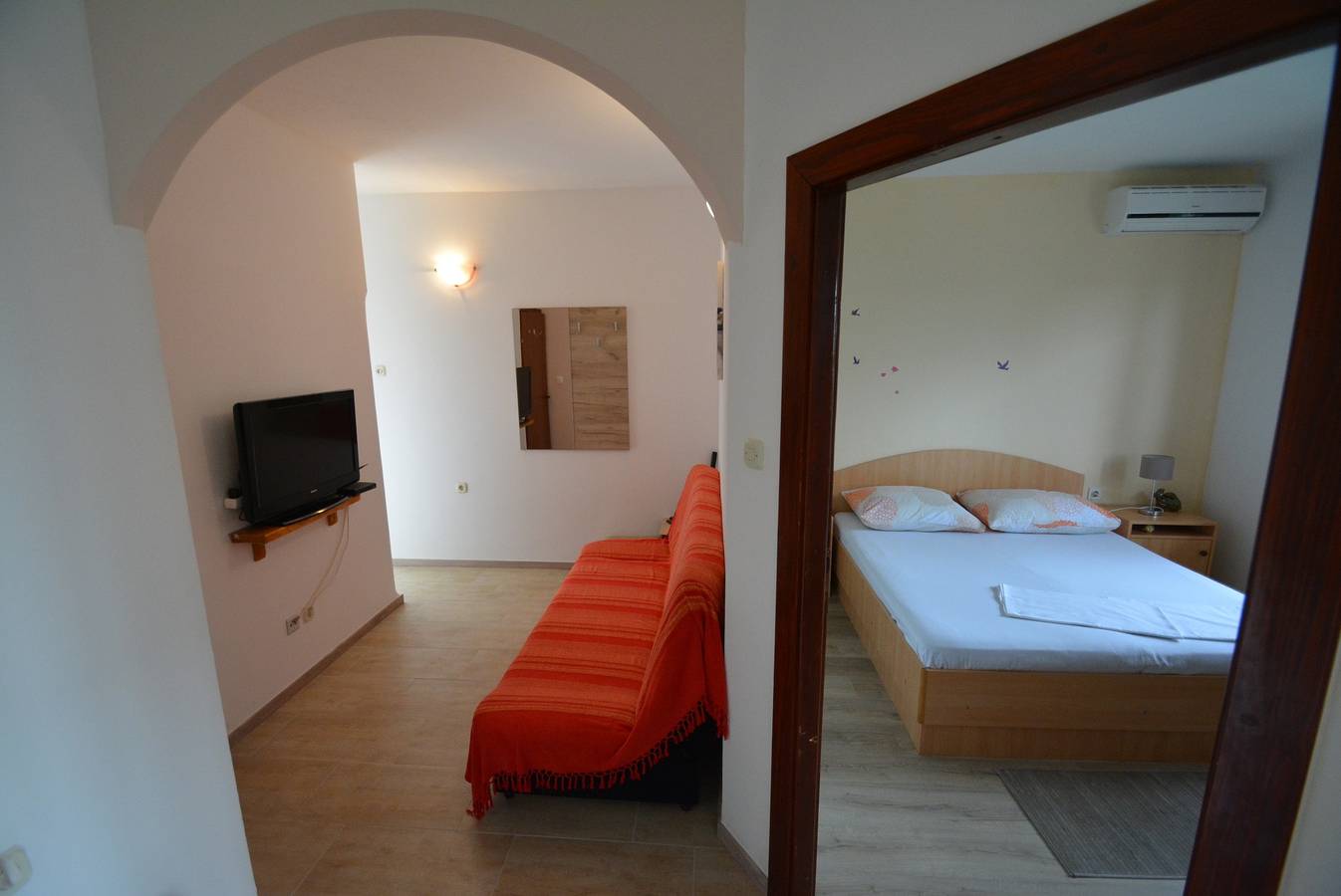 Ganze Wohnung, 1-Zimmer-Ferienwohnung mit Terrasse und Meerblick Kozino, Zadar A-5893-a in Zadar (Kommun), Zadar