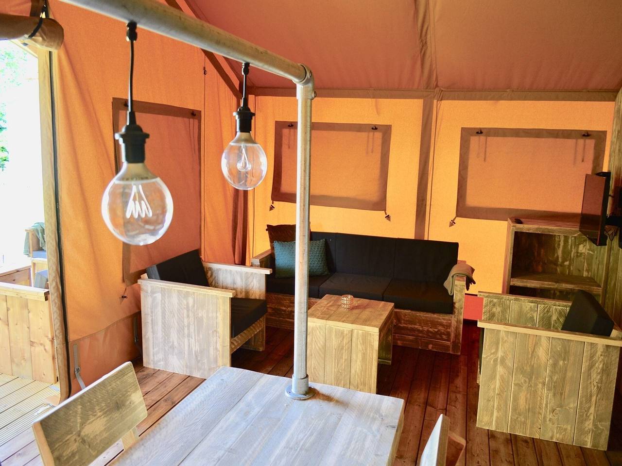 Tenda Safari a Vlugtenburg Beach in 's-Gravenzande, Stadsgewest Haaglanden