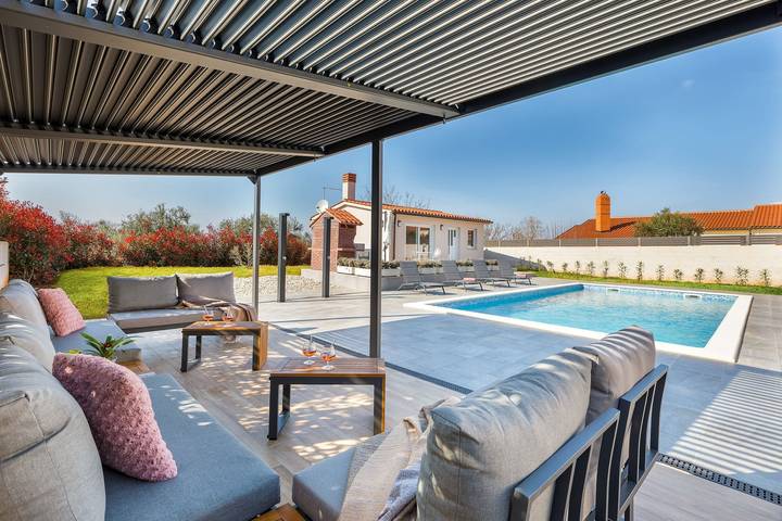 Villa Berg II - Pool, Game Room, Trampoline in Valbandon, Südküste Istrien