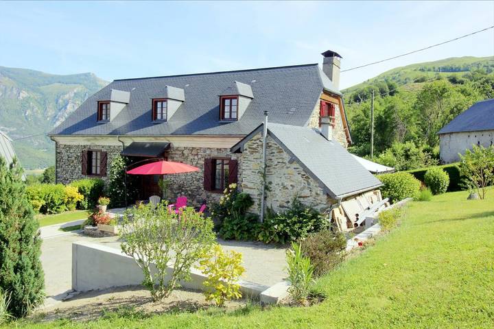 Gîte pour 7 personnes, avec jardin
