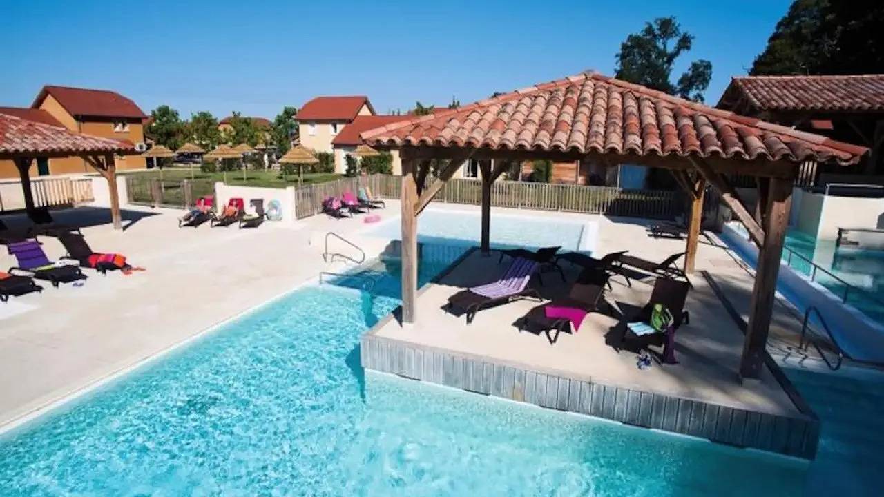Appartement de vacances entier, Appartement de vacances pour 3 personnes avec piscine in Alvignac, Parc Naturel Régional des Causses du Quercy