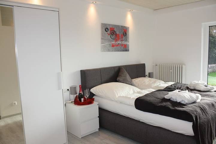 Ferienwohnung für 2 Personen, mit Balkon/Terrasse und Whirlpool sowie Terrasse und Garten in Braunfels - 2