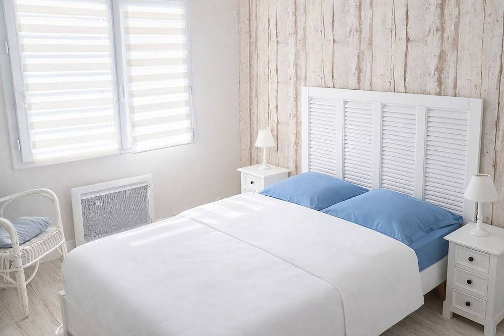 Maison de charme avec piscine chauffée et jardin arboré, à deux pas de la plage in Ronce-les-Bains, La Tremblade