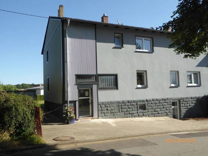 Ferienwohnung für 12 Personen, mit Terrasse und Ausblick in Püttlingen