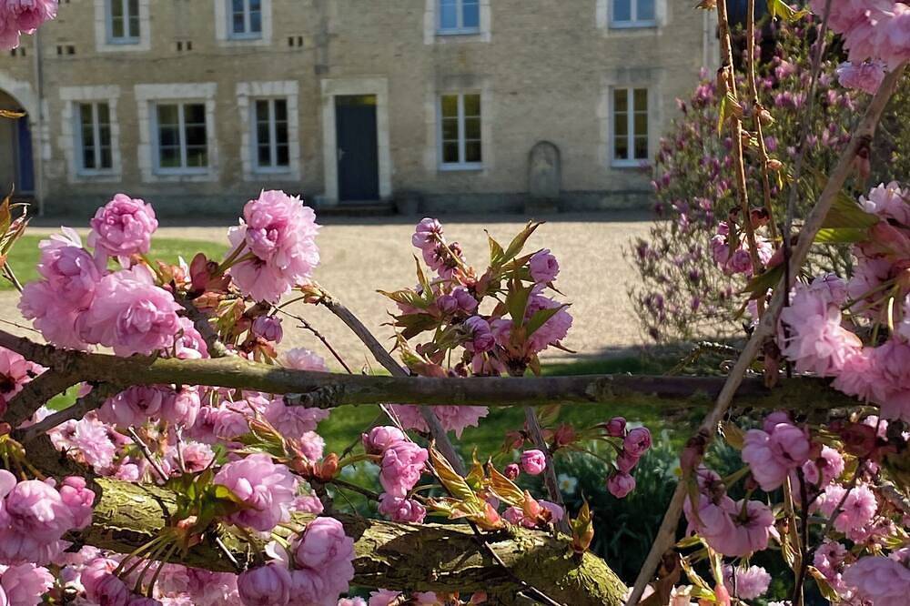 Maison ferme 4 chambres avec piscine et lac de pêche in Ernes, Région de Caen