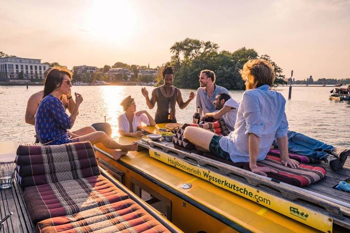 Boot für 4 Personen, mit Terrasse und Seeblick sowie Ausblick in Berlin - 2