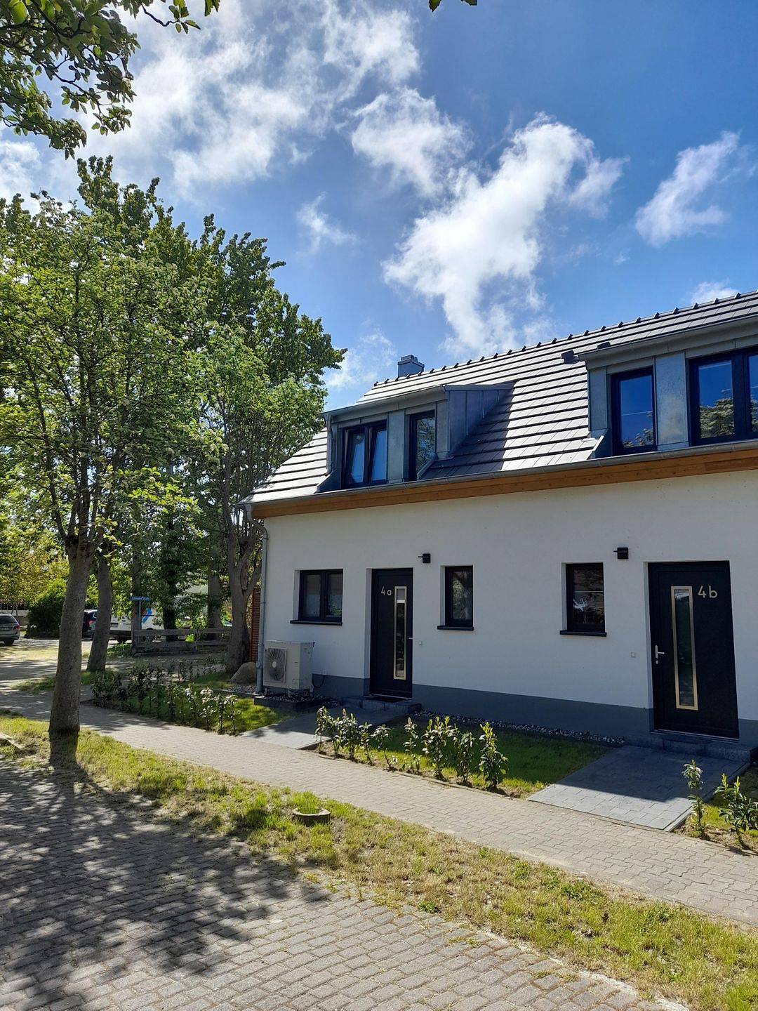 Ferienhaus Bug – Charmantes Domizil mit Terrasse, nah am Wieker Bodden in Dranske, Rügen