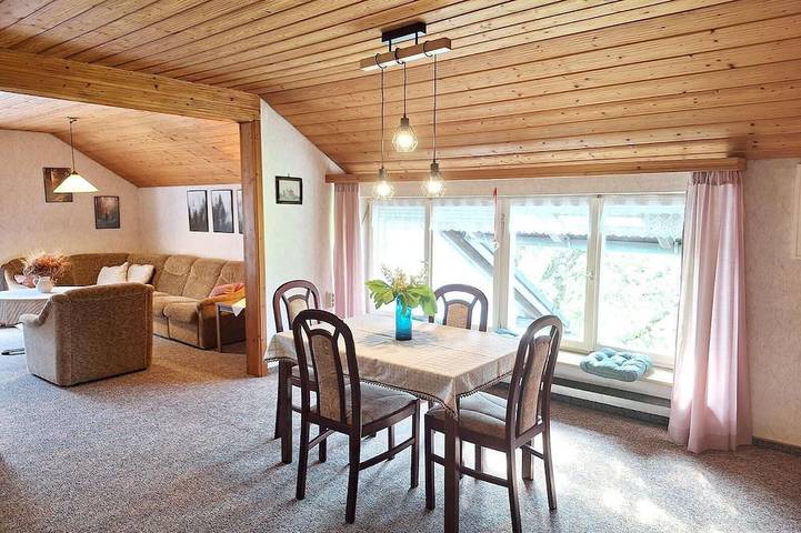 Ferienwohnung für 4 Personen, mit Balkon und Garten