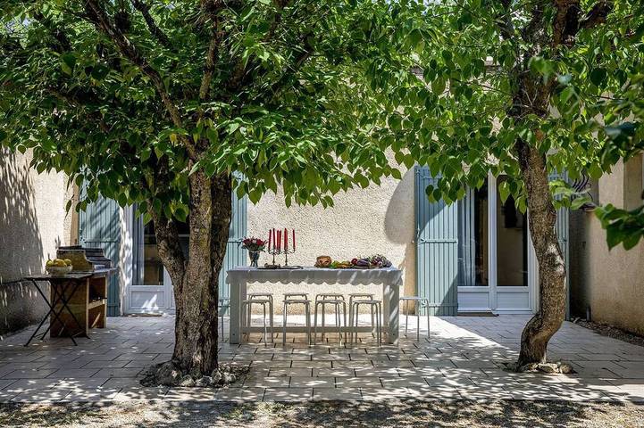 Location de vacances pour 10 personnes, avec jardin et piscine à Carpentras