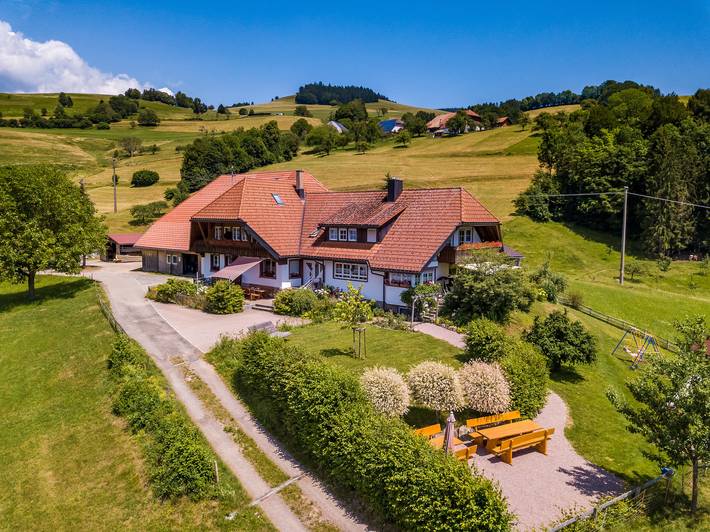 Ferienwohnung für 5 Personen, mit Balkon und Garten sowie Sauna und Ausblick in Fröhnd