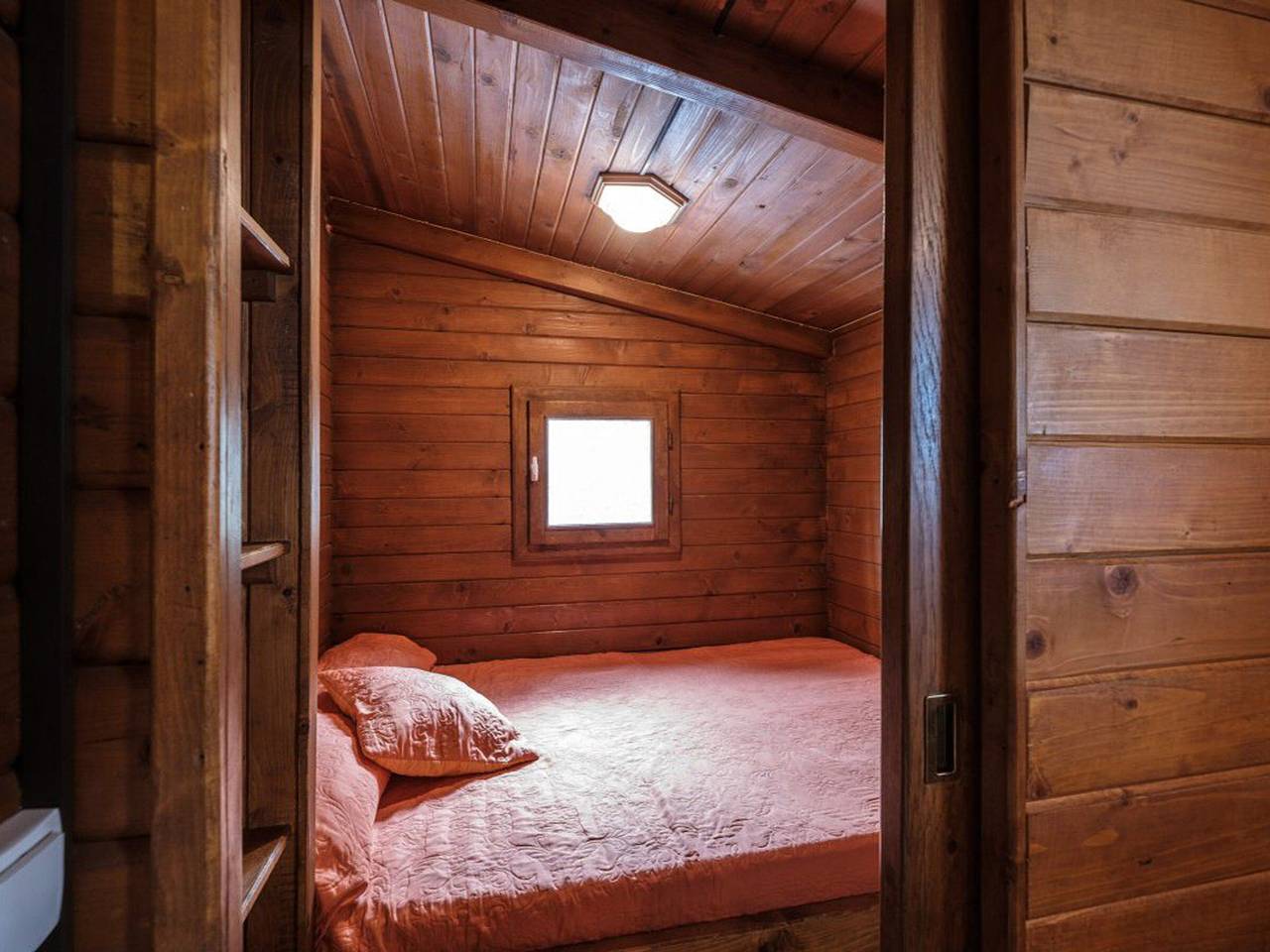 Acogedor bungalow, mascotas permitidas - 4 pers. in Saldes, Pirineo Catalan