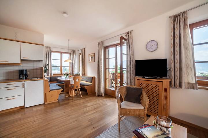 Ganze Wohnung, Ferienwohnung "Laugen Rainegg" mit Bergblick, Wlan, Garten & Balkon in Schenna, Sarntaler Alpen
