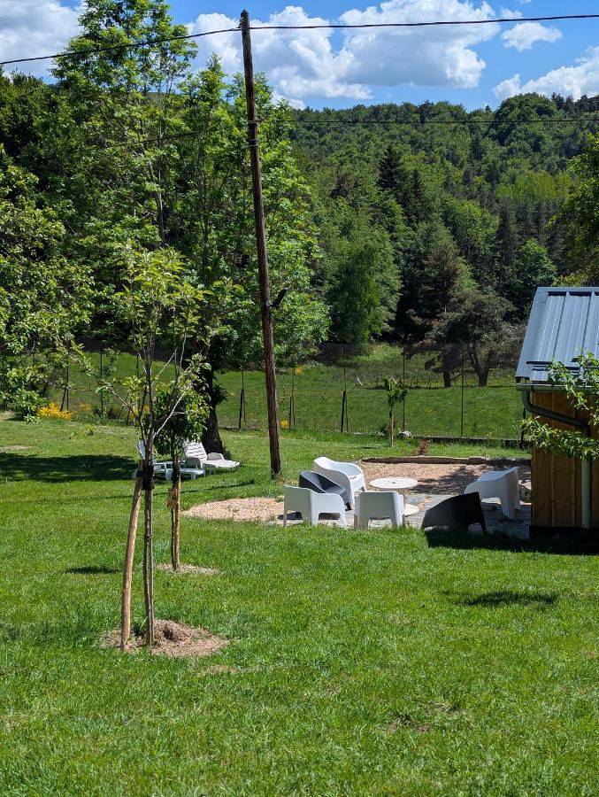 Location de vacances pour 14 personnes, avec Terrasse et Jardin à Laussonne