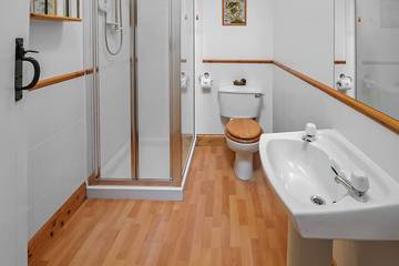 Log Cabin for 2 People in Pitlochry, Cairngorms National Park, Photo 4