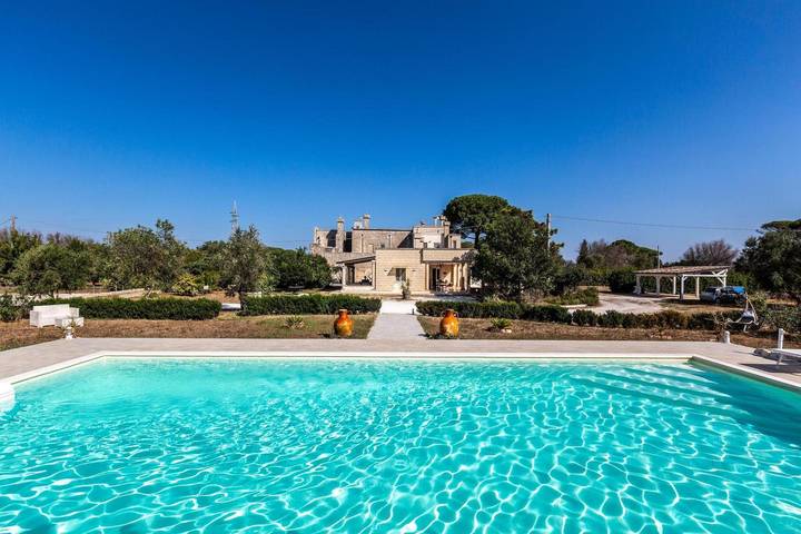 Gîte pour 2 personnes, avec jardin, adapté aux familles à Francavilla Fontana