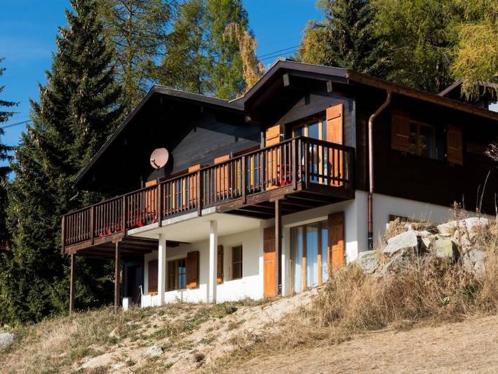 Ferienhaus für 6 Personen, mit Balkon und Terrasse sowie Garten und Ausblick in Bellwald