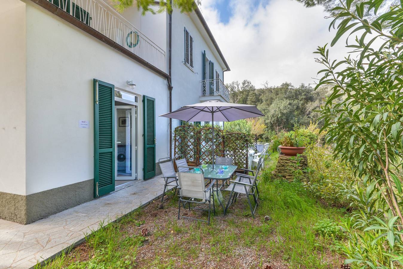 Appartamento intero, Appartamento 'Casa Annameri' con giardino privato, Wi-Fi e aria condizionata in Campo nell'Elba, Isola d'Elba