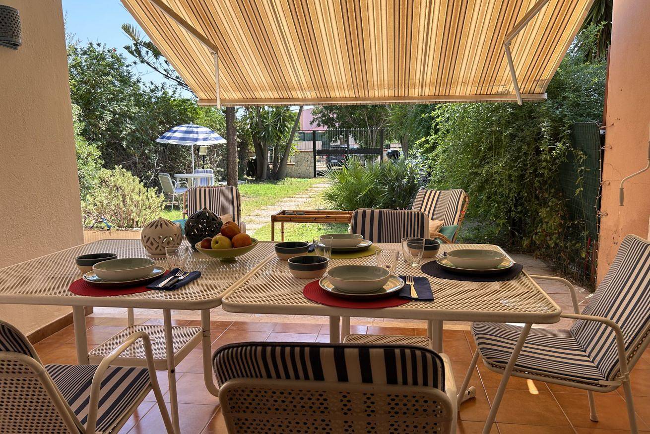 Entire apartment, Quartu Sant'Elena Cozy Apt with Parking&Garden! in Capitana, Cagliari Province