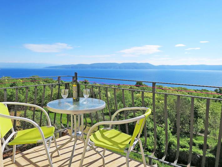 Ferienwohnung mit Meerblick für 4 Personen, mit Balkon und Garten in Istrien