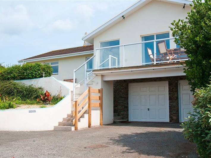 Cottage for 8 people, with Balcony and Garden as well as View in Hope Cove