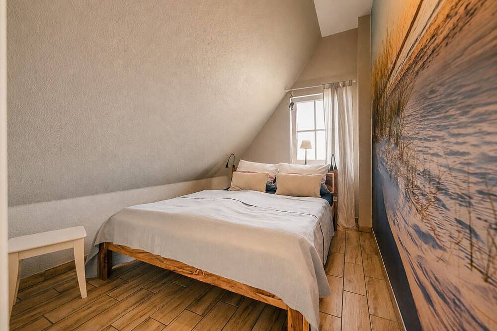 Schwankes \"Seeadler\" Vacation Home - Thatched-roof House with Sauna & Fireplace on Rügen in Ummanz, Ruegen