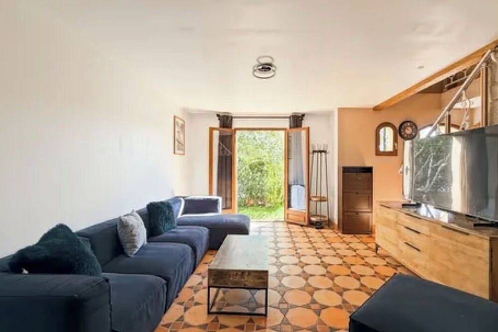 Chic House 10 minutes of Paris with Parking in Argenteuil, Val-d'Oise
