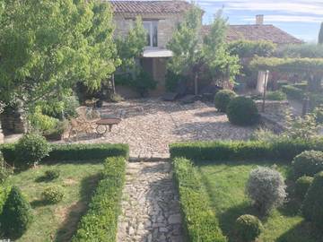 Gîte pour 2 personnes, avec jardin et piscine à Forcalquier