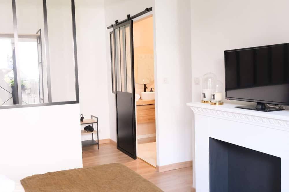Appartement entier, Grand loft moderne, à 1 minute à pied du port. Parking en supplément. in Cassis, Parc national des Calanques