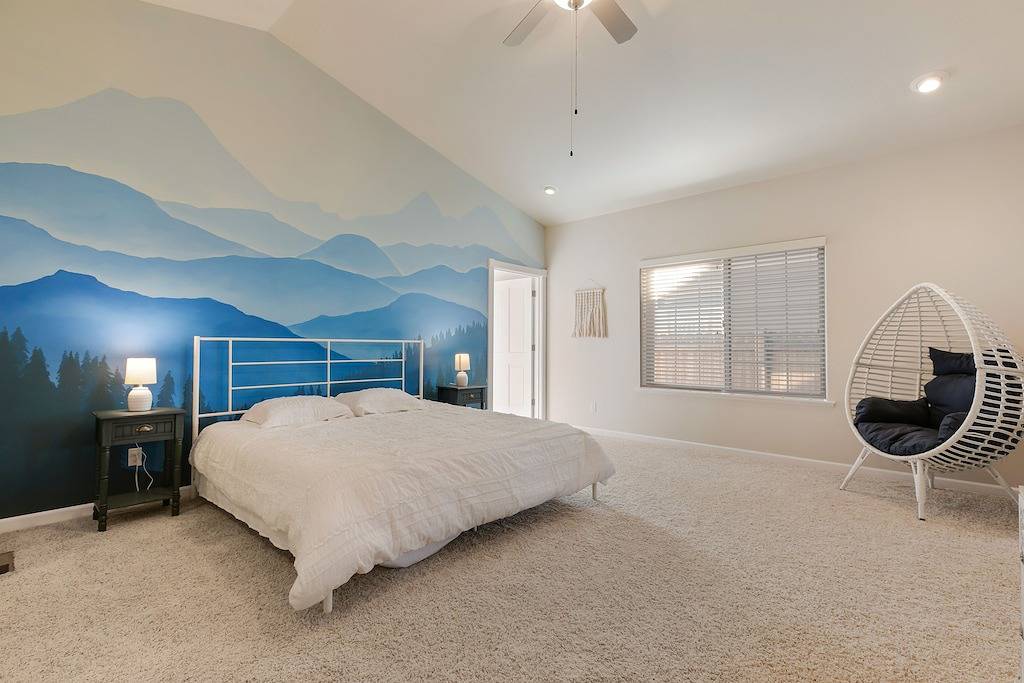 Spacious 1 Level Sisters Home - Walk to Downtown in Sisters, Black Butte Ranch