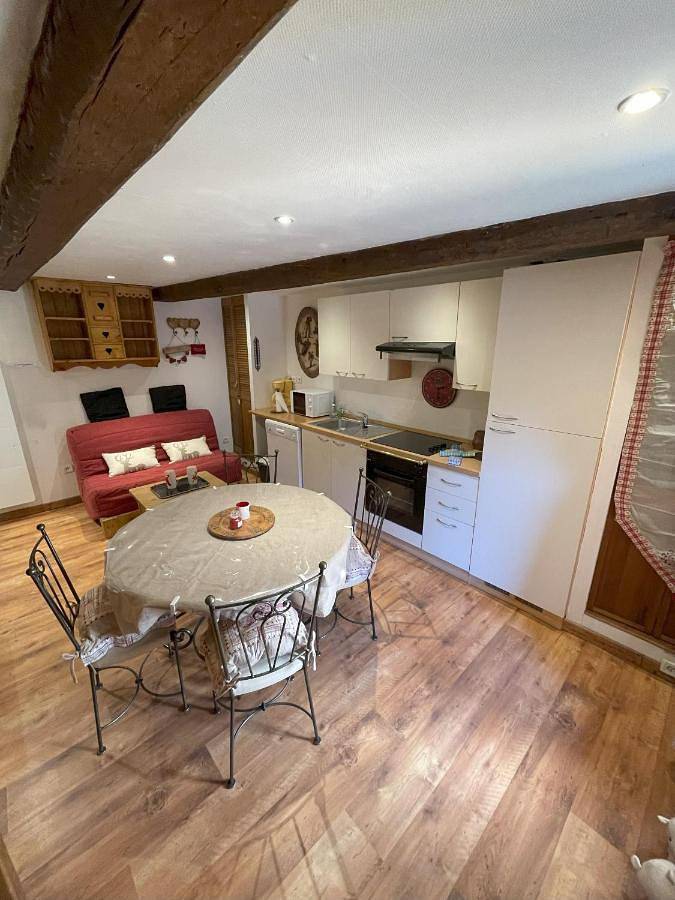 Gîte pour 6 personnes, avec terrasse et vue dans Office De Tourisme De Flumet - 3