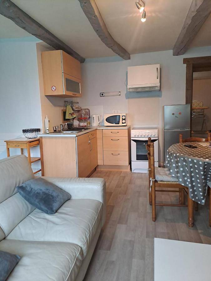 Location de vacances pour 3 personnes, avec jardin à Les Champs-Géraux - 4