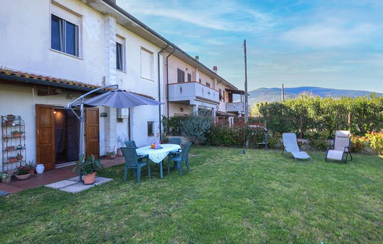 Ferienwohnung für 4 Personen, mit Terrasse und Garten