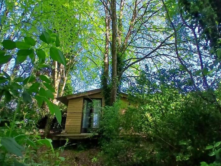 Lodge pour 2 personnes, avec Jacuzzi et Terrasse ainsi que Jardin et Sauna