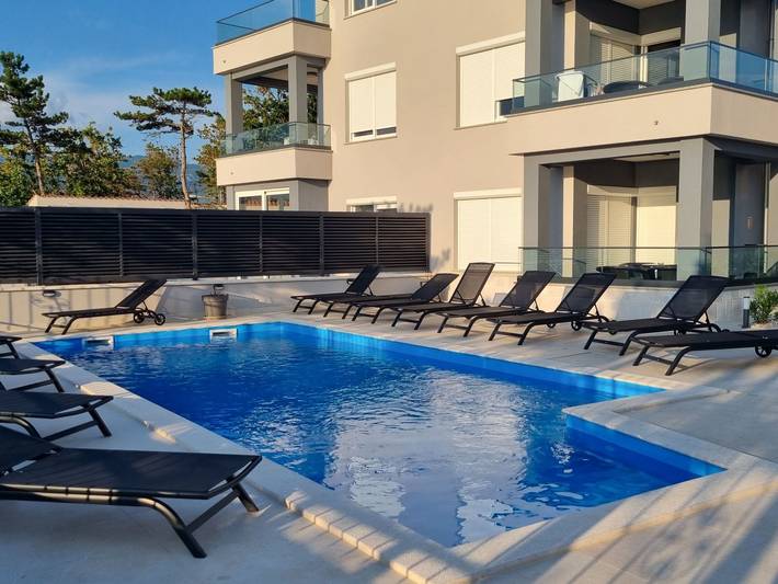 Ferienwohnung für 2 Personen, mit Terrasse und Pool sowie Seeblick in Silo (Krk)
