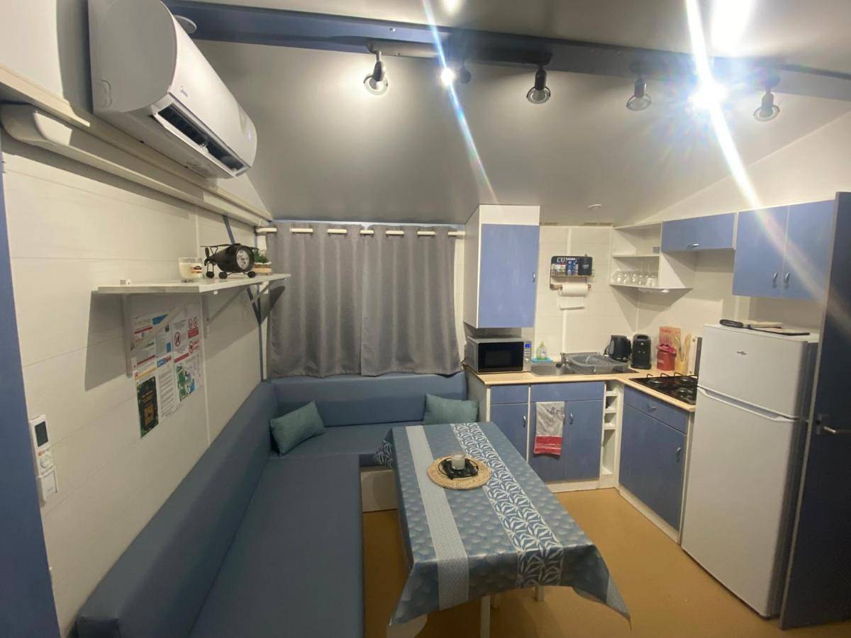 Bungalow 2/4 personnes dans résidence Hôtelière in Meyzieu, Lyon et ses environs