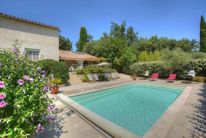 Location de vacances pour 12 personnes, avec sauna et piscine ainsi que jardin et vue, animaux acceptés à Néoules - 3