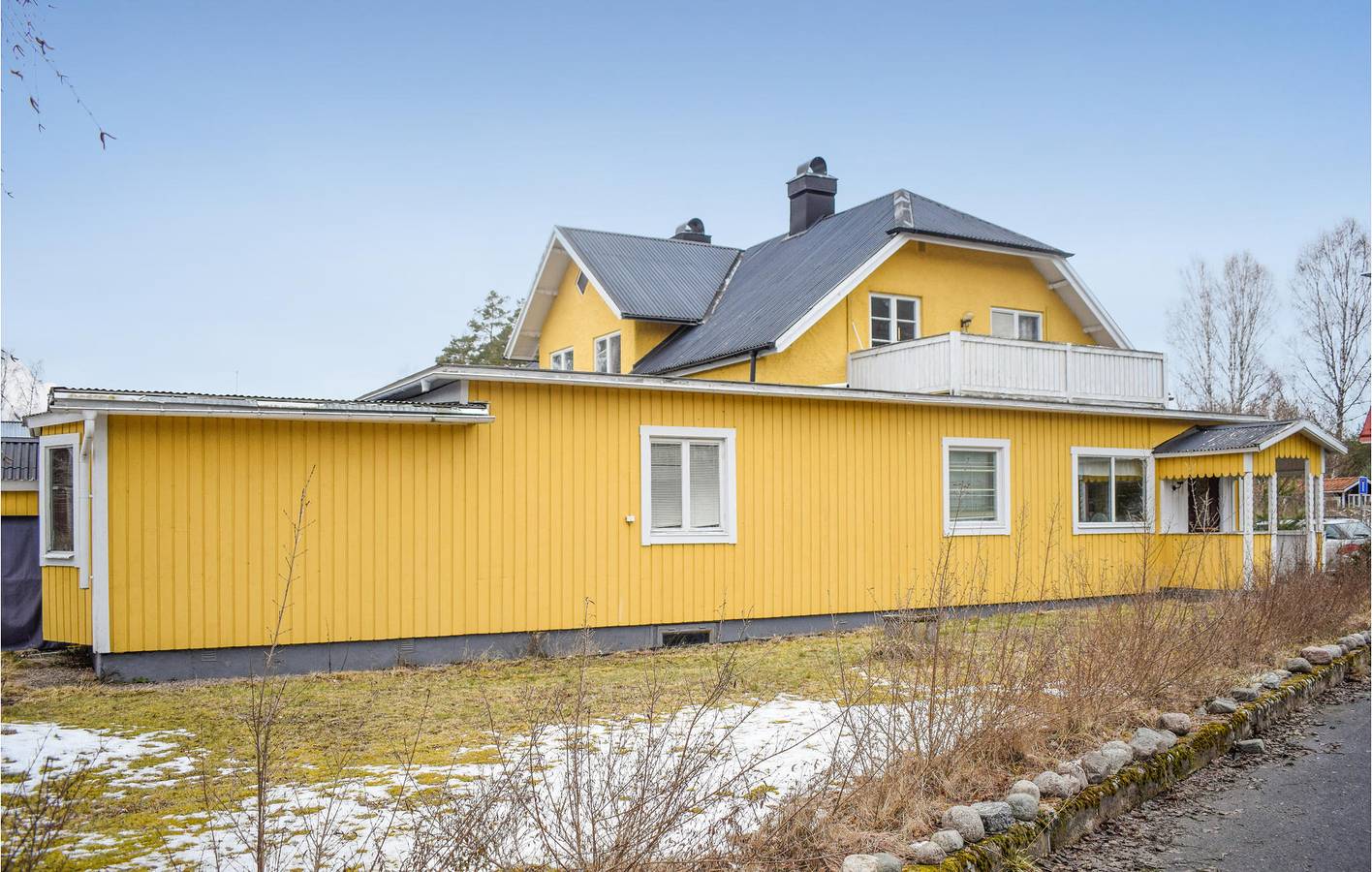 Hel semesterlägenhet, Lägenhet för 9 Personer med trädgård in Hultsfred