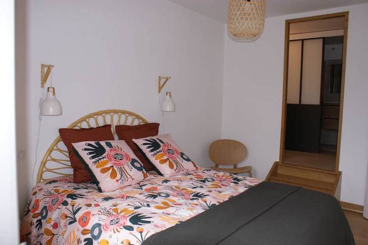 Ganze Wohnung, Large, bright, quiet apartment, not overlooked, close to town center. in Rodez, Aveyron