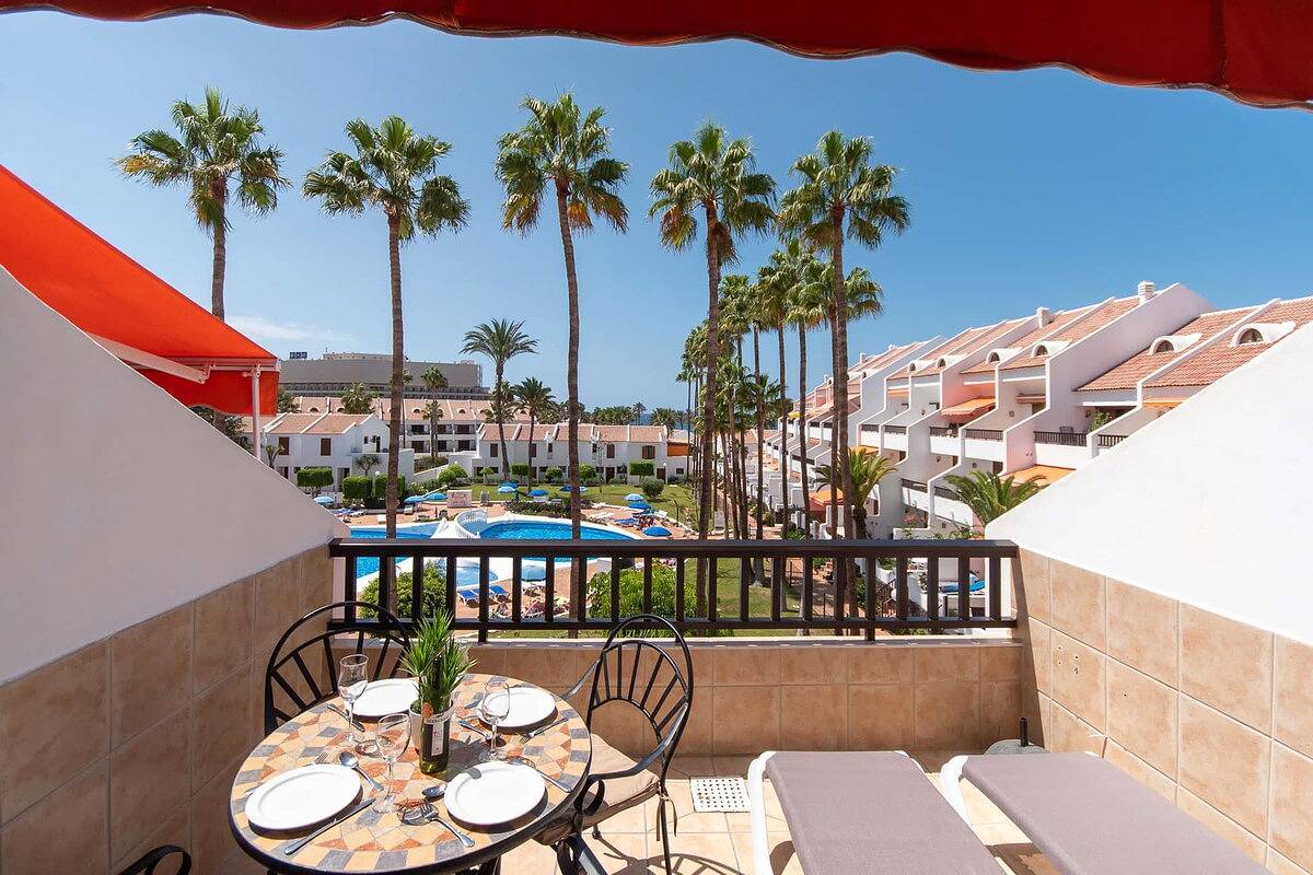 Entire apartment, Parque Santiago Ii Duplex in Playa de las Américas, Arona