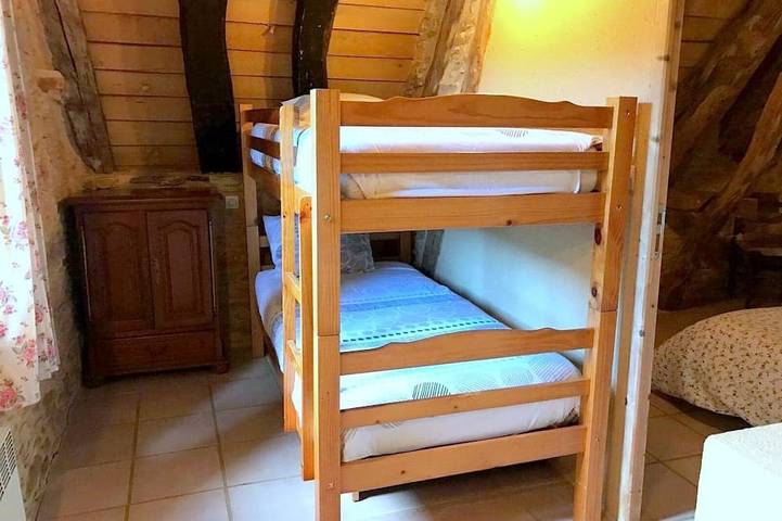 Gîte pour 6 personnes, avec jardin ainsi que piscine et terrasse, animaux acceptés à Proissans - 3