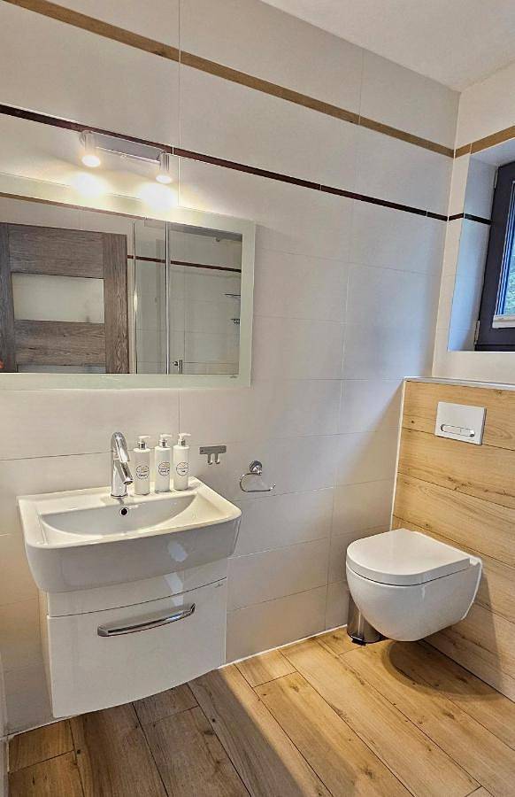 Holidayhomepl Domek wakacyjny przy Wolińskim Parku, parking gratis in Międzyzdroje, Misdroy (Gemeinde)