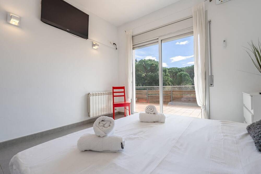 Villa con piscina privada y bbq a 15min playa in Llagostera, Costa Brava